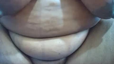 Snapshot of snowbell91 chatting on December 5, 10:55 am snowbell91 online show from December 5, 10:55 am