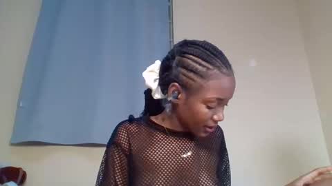 Snowie eyes online show from November 19, 11:27 pm