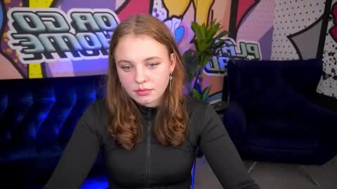 snowwhite_bella online show from October 28, 2:23 pm