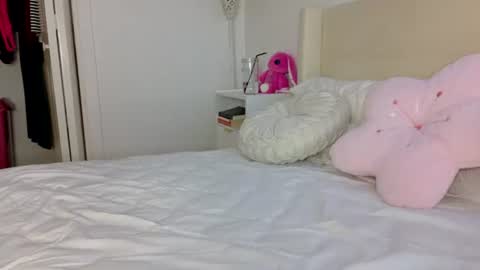 Babygirl Ivy online show from July 3, 11:22 pm