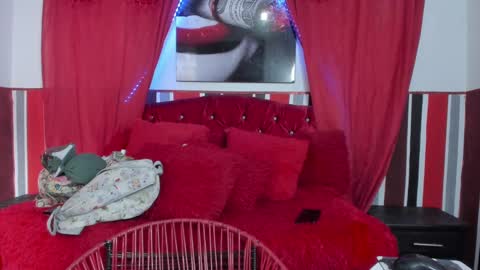 Snapshot of sobigcurvy44 chatting on March 2, 7:08 pm leidy online show from March 2, 7:08 pm