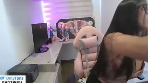 soffi_rousel_ online show from June 25, 5:25 pm