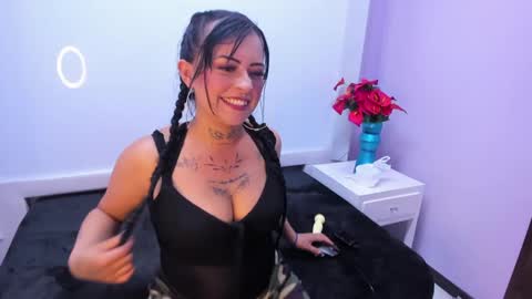 Snapshot of soffy_thopmson chatting on October 14, 8:33 pm Soffy online show from October 14, 8:33 pm