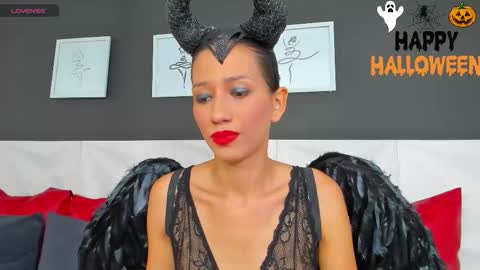 Sofi  online show from October 31, 12:31 pm