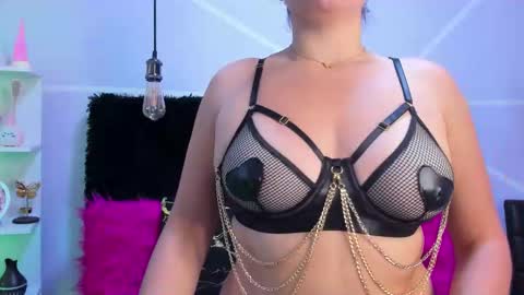 Snapshot of sofi_noa chatting on September 25, 11:53 am Sofi Noa online show from September 25, 11:53 am