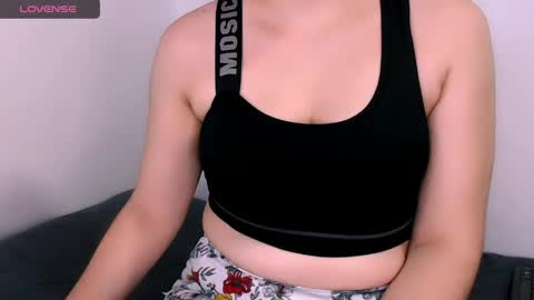 sofi rojas online show from June 7, 2:18 am