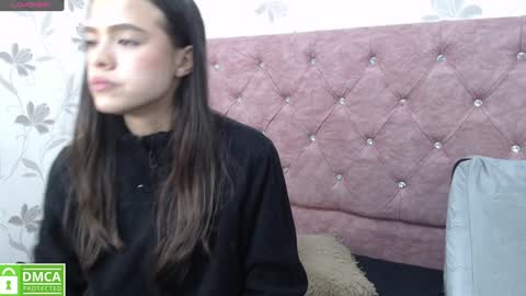 Snapshot of sofia_claark chatting on January 31, 12:40 pm Sofi online show from January 31, 12:40 pm