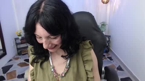 Snapshot of sofia_granny chatting on October 11, 4:28 am Sofia online show from October 11, 4:28 am