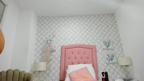 sofia_martinez9 online show from June 3, 7:30 pm