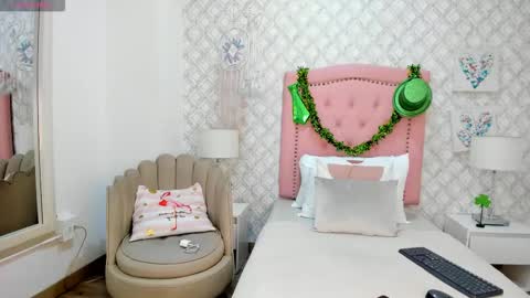 sofia_martinez9 online show from March 16, 7:18 pm