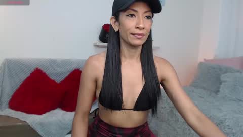 Snapshot of sofia_perez___ chatting on October 13, 8:44 pm Sofi online show from October 13, 8:44 pm
