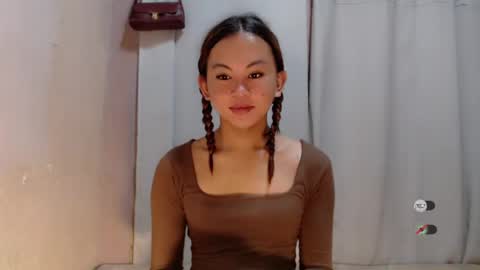 sofia_sweetheart18 online show from July 20, 12:02 am