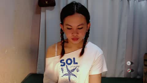 sofia_sweetheart18 online show from July 29, 2:00 am