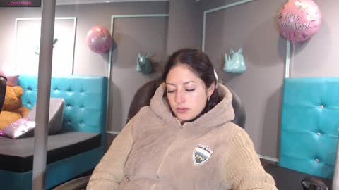 Snapshot of sofia_white3 chatting on January 22, 11:12 am Sofa online show from January 22, 11:12 am