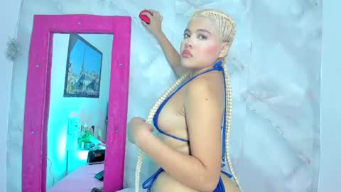 sofiacastillo01 online show from June 19, 2:31 pm