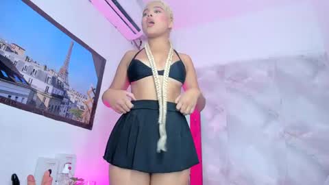 sofiacastillo01 online show from June 20, 3:15 pm
