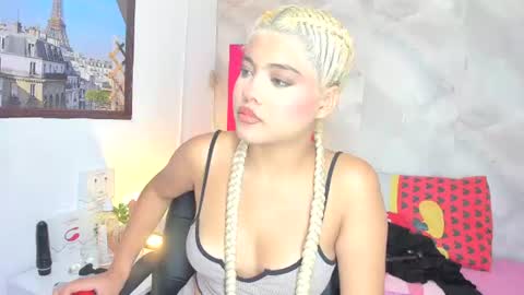sofiacastillo01 online show from June 23, 2:48 pm