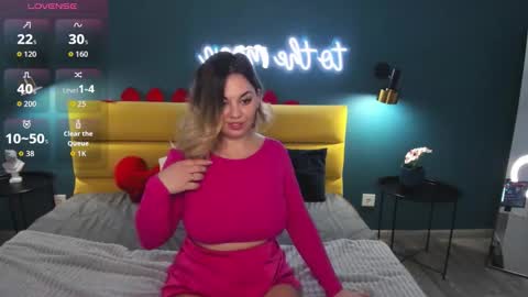 sofiafabulous online show from March 8, 1:35 am