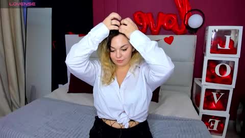 sofiafabulous online show from February 24, 8:57 am