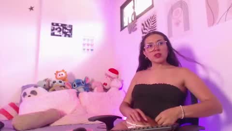 sofialujan_ online show from August 2, 7:06 pm
