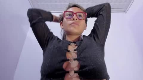 sofii milk online show from February 10, 8:00 pm