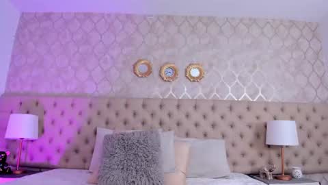 SofiaReyees online show from July 28, 6:20 pm