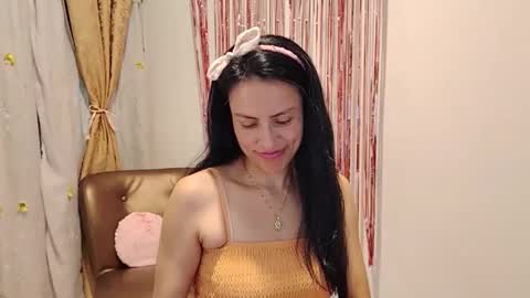 Snapshot of sofibelladelavega chatting on September 26, 4:59 pm Sofi Bella online show from September 26, 4:59 pm
