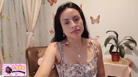 Snapshot of sofibelladelavega chatting on October 6, 3:40 pm Sofi Bella online show from October 6, 3:40 pm