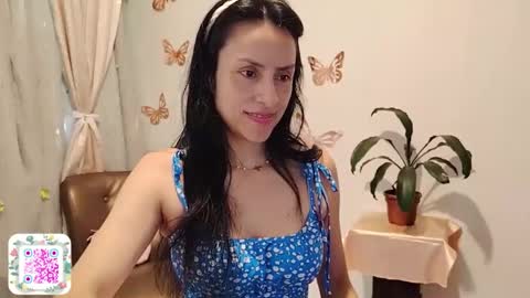 Snapshot of sofibelladelavega chatting on October 3, 3:28 pm Sofi Bella online show from October 3, 3:28 pm