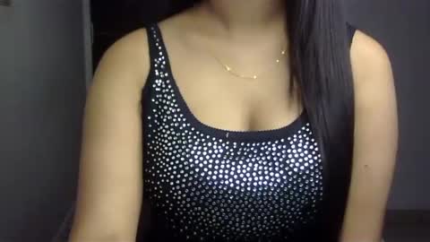 Snapshot of sofie_diva chatting on February 13, 5:33 pm divya online show from February 13, 5:33 pm