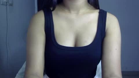 Snapshot of sofie_diva chatting on December 6, 5:22 pm divya online show from December 6, 5:22 pm