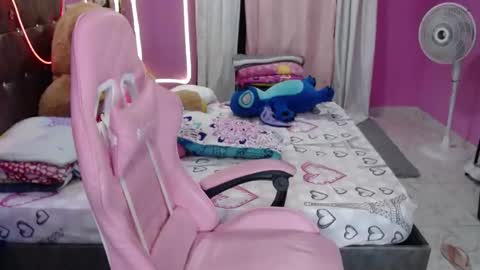 sofia Dreams online show from December 1, 9:39 pm