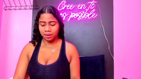 Snapshot of sofiifox chatting on March 5, 1:06 pm sofiifox online show from March 5, 1:06 pm
