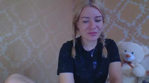 softy_aura online show from July 22, 2:51 pm