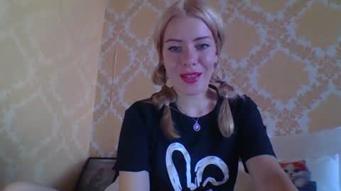 softy_aura online show from July 27, 2:58 pm