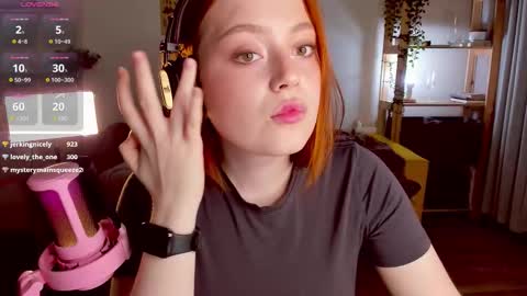 Snapshot of sofy_benson chatting on October 9, 3:49 pm Sofy online show from October 9, 3:49 pm