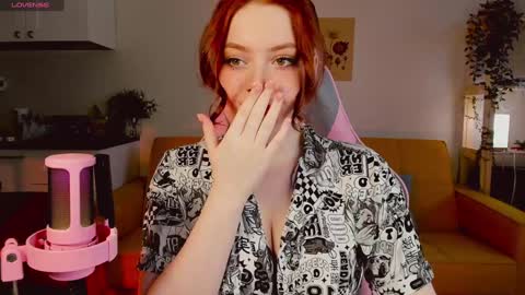 Snapshot of sofy_benson chatting on January 2, 10:05 am Sofy online show from January 2, 10:05 am