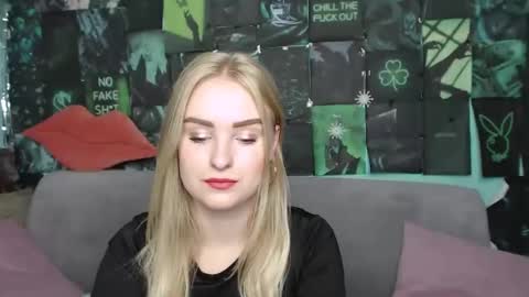 Sofie  online show from September 13, 5:04 am