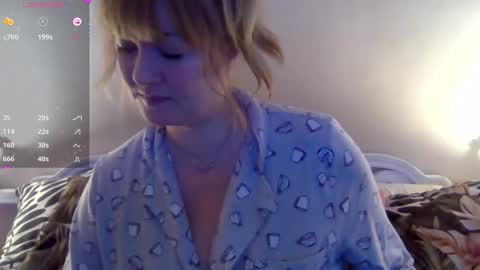 solesticia online show from January 7, 1:47 pm