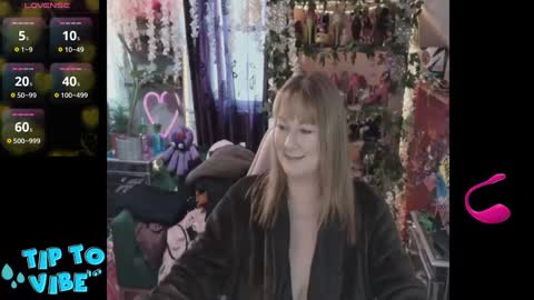 solesticia online show from February 25, 7:06 pm