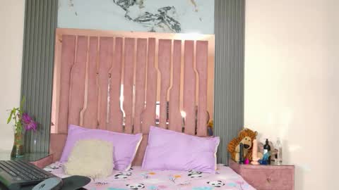 Sol Evans online show from September 18, 2:04 pm