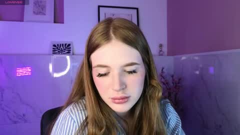 sollarkristy online show from April 28, 6:39 am