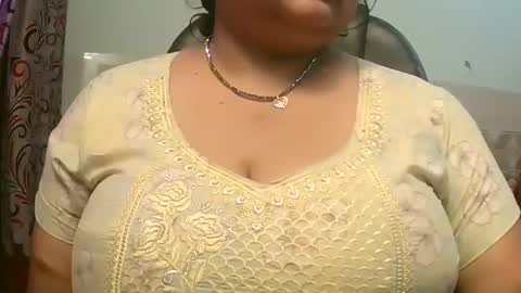 Snapshot of soni88888 chatting on March 5, 11:28 am soni88888 online show from March 5, 11:28 am