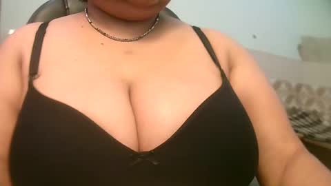 Snapshot of soni88888 chatting on February 28, 10:20 am soni88888 online show from February 28, 10:20 am