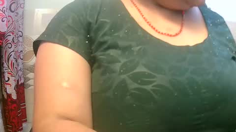 Snapshot of soni88888 chatting on January 22, 5:26 am soni88888 online show from January 22, 5:26 am