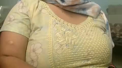 Snapshot of soni88888 chatting on March 9, 7:56 am soni88888 online show from March 9, 7:56 am