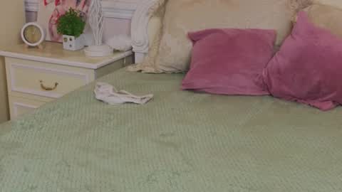 Snapshot of sonia_meow_ chatting on September 9, 6:13 am Sonia Meow online show from September 9, 6:13 am