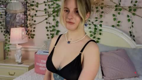 Sonia Meow online show from March 19, 7:35 am