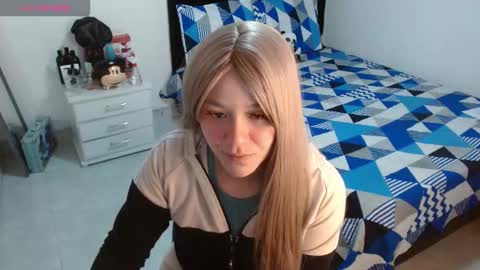 Snapshot of soniafuckboobs chatting on October 1, 1:27 pm soniafuckboobs online show from October 1, 1:27 pm