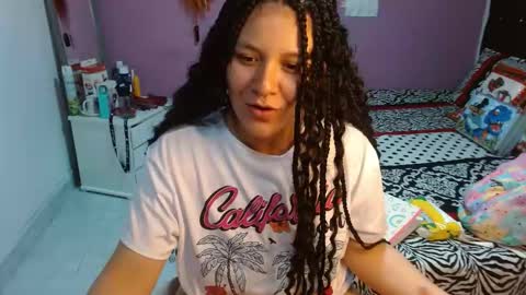 Snapshot of soniafuckboobs chatting on December 30, 6:16 pm soniafuckboobs online show from December 30, 6:16 pm